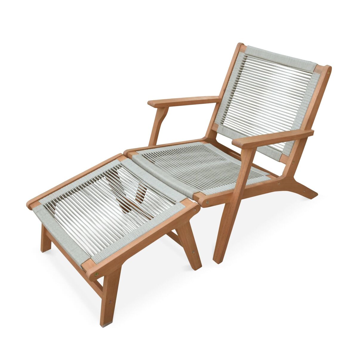 Silla de jardín de madera y cuerda con reposapiés