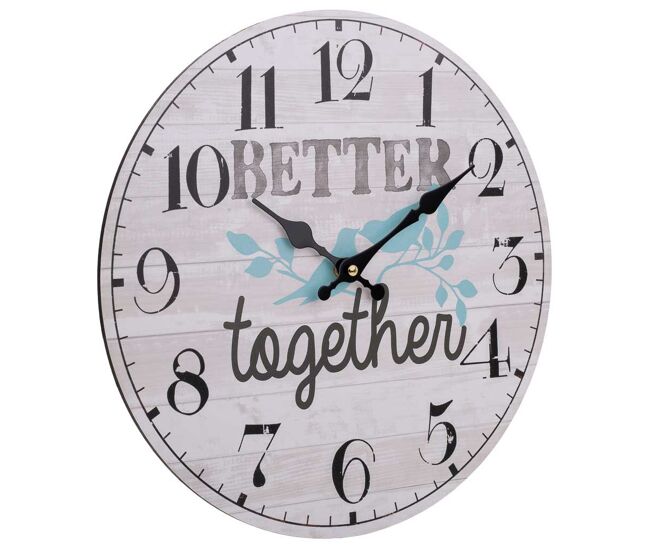 Reloj de pared de madera