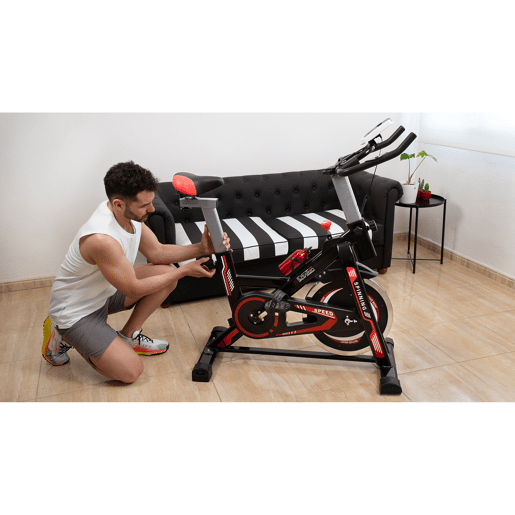 Pro Indoor Spinning Bike, bicicleta ergométrica para cardio intensivo. Ideal para treinamentos de alta resistência e tonificação.