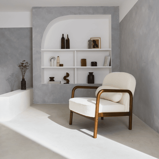 Poltrona escandinava em madeira de hevea e caracóis, Amelie, Creme, 66x82x77 cm