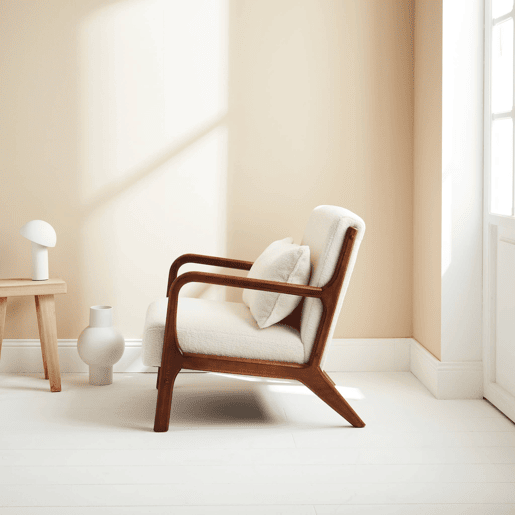 Cadeirão escandinavo em madeira de hévea clara, Lorens boucle, Creme, 65x80x79 cm