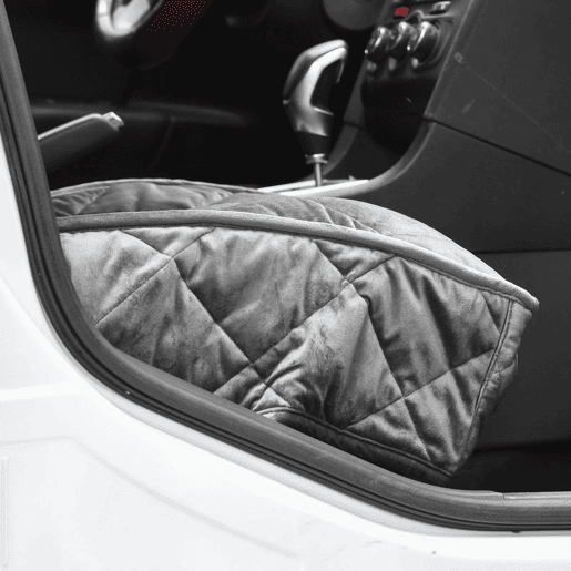 PawHut Capa de Assento Dianteiro de Carro para Cães Protetor Antiderrapante com Fixação e Correia Envolvente para Caminhões Furgões SUV 105x46cm Cinza