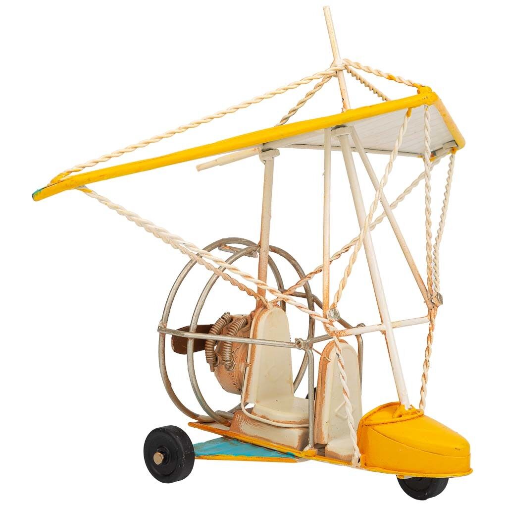 Planeador de metal en color amarillo de 32x21.5x25h cm