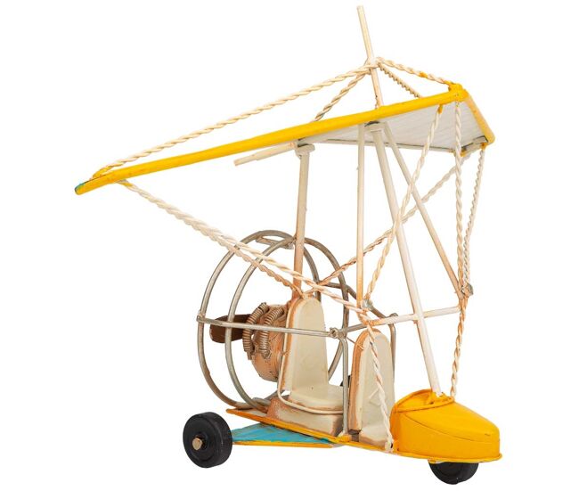 Planeador de metal en color amarillo de 32x21.5x25h cm