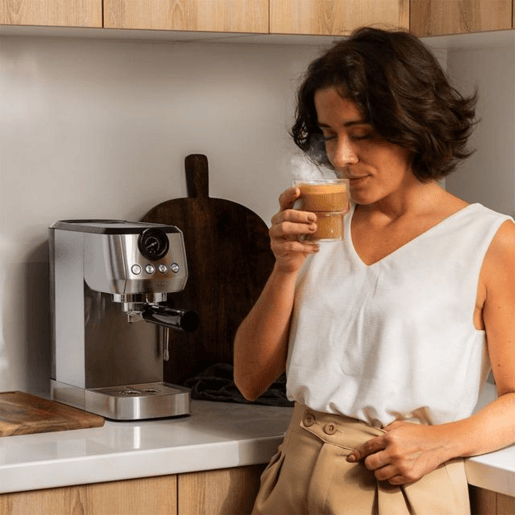 Cecotec Máquina de café expresso com 20 bares, thermoblock, manómetro e vaporizador.