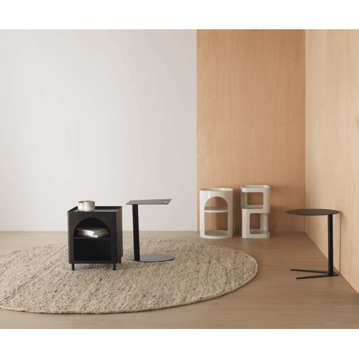 Mesa de apoio em metal preto