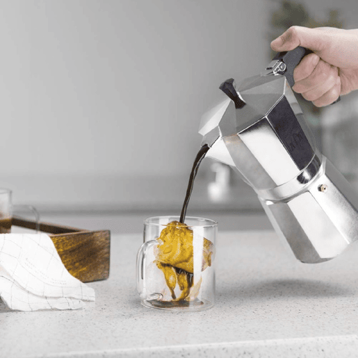 Cecotec Cafeteira italiana de alumínio com capacidade para 3 chávenas de café, fácil de limpar e apta para todo o tipo de fogões.