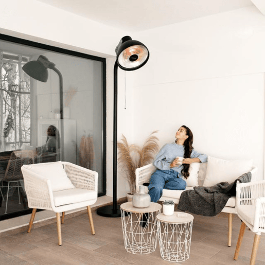 Cecotec Aquecedor para exteriores com 2100 W, resistência de carvão, 3 níveis de potência, proteção IP24 e inclinação ajustável.