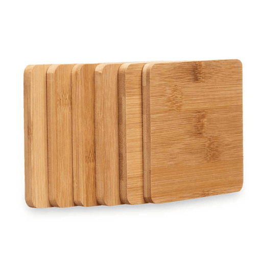 Conjunto de 6 bases para copos quadradas de bambu que suportam a coleção KINVARA