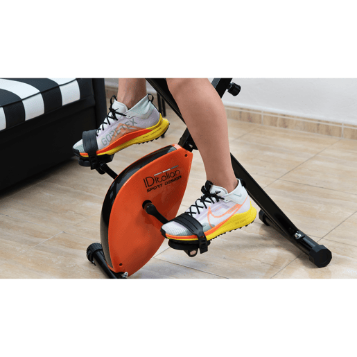 Bicicleta Ultrasport compacta e eficaz para treino em casa. Ideal para melhorar a saúde cardiovascular em pouco espaço.