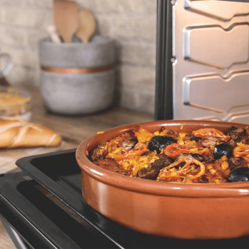 Cecotec Forno de convecção com espeto giratório de 46 litros de capacidade e 12 modos de cozinhar.