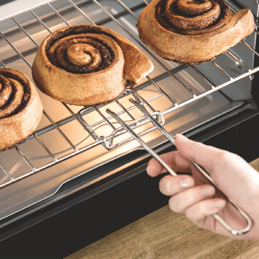Cecotec Forno de convecção com espeto giratório de 46 litros de capacidade e 12 modos de cozinhar.