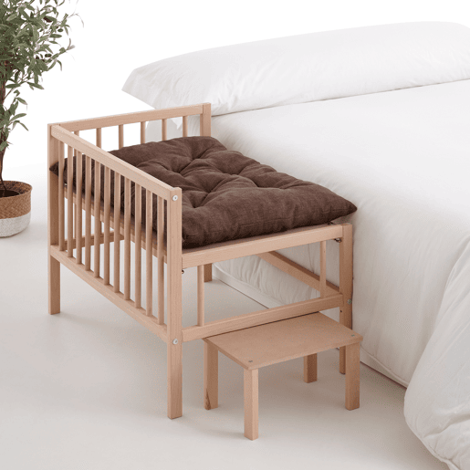 Cama elevada para animais de estimação com escada. Com colchão anti-riscos incluído. Colecho com o seu cão ou gato. 2 alturas. Faunatic Basic