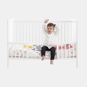 Grade branca para os berços de dormir mistos Cool-Dreams convertíveis em camas