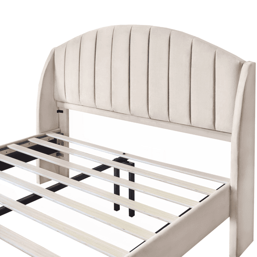Cama estofada 140x200cm em veludo com estrado de ripas - Bege