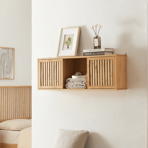 Prateleira de parede Ypäjä com 2 portas de correr 93 x 20 x 33 cm bambu en.casa