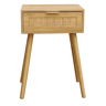 Mesa de cabeceira estilo natural Frisa em cor pinho e rattan com 1 gaveta 40x52x30 cm