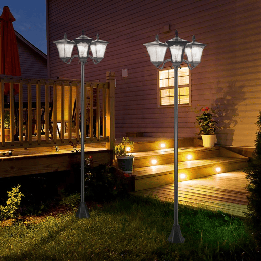 Outsunny Conjunto de 2 Candeeiros Solares de Jardim com 3 Luzes LED Impermeáveis IP44 Sensor de Noite Candeeiros de Exterior para Terraço Pátio Aço Inoxidável 51,5x47x182,5cm Preto