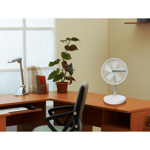 Ventilador USB-C com oscilação automática de 40º e desenho feito de ABS branco. Ventilador USB-C com oscilação automática de 40º e desenho feito de ABS branco.