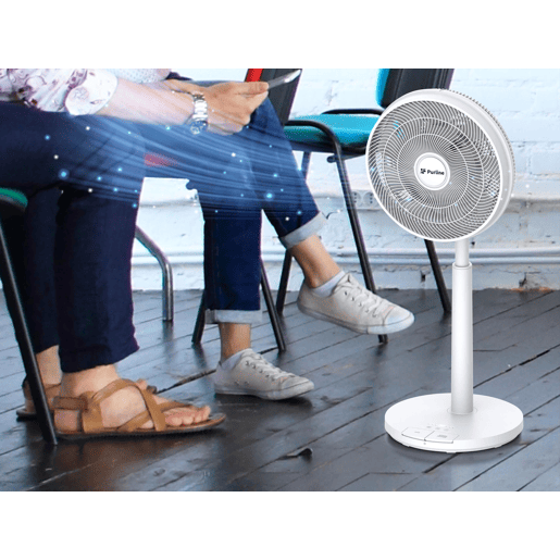 Ventilador de chão com motor DC e bateria de lítio e 9 pás. Acionado com o pé e com os pés para maior conforto. Altura regulável. Temporizador até 15 horas. Com controlo remoto.
