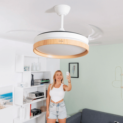 Ventoinha de Teto com Luz LED e 4 Pás Retráteis Woteez InnovaGoods Madeira 72 W Ø49-104 cm