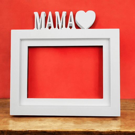 Moldura de mesa ou parede  Modelo ''MAMA''  Tamanho da moldura 24x22,5cm para fotos 15x20cm  Cor branca