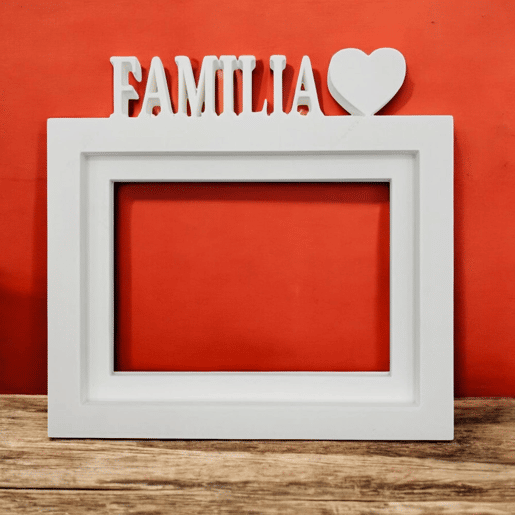Moldura de mesa ou parede Modelo ''FAMILY'' Tamanho da moldura 24x22,5cm para fotos 15x20cm Cor branca Moldura de mesa ou parede Modelo ''FAMILY'' Tamanho da moldura 24x22,5cm para fotos 15x20cm Cor branca