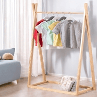 Well Home - Cabide Infantil de Madeira - Cor Natural H.126 cm prático e espaçoso