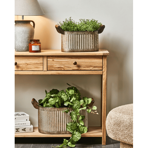 Beliani Conjunto de 2 vasos para plantas TULIPE Beliani Conjunto de 2 vasos para plantas TULIPE