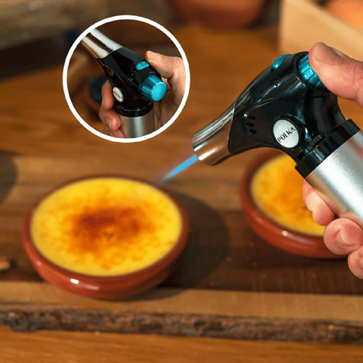 Cecotec Polka Flame-Cook 1000 Steel, maçarico de cozinha recarregável com regulador de ajuste de chama capaz de atingir 1300 graus. Fácil armazenamento e inclui pincel, espátula e folheto de receitas.