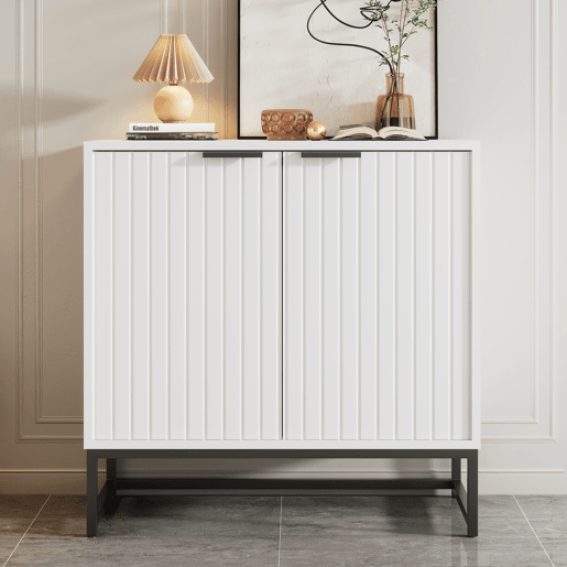 Aparador baixo - Estilo escandinavo - 2 portas decorativas com riscas verticais - Branco