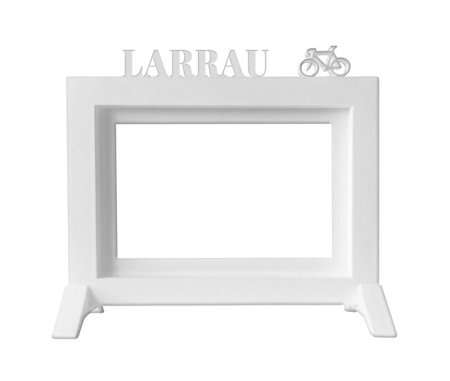Well home - marco de fotos de mesa o pared / modelo ''larrau'' / tamaño del marco 24x22,5x1,5cm para fotos de 15x20 / color blanco