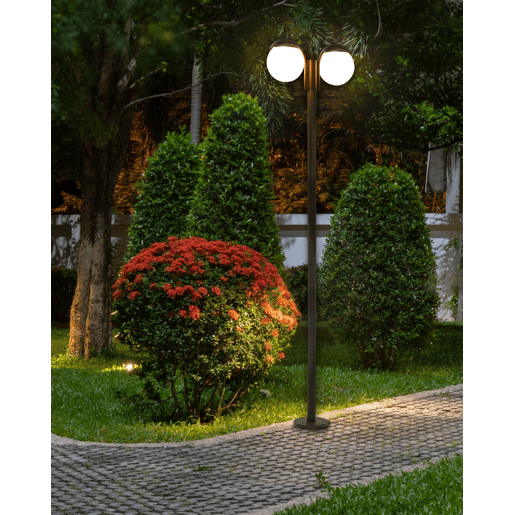 Beliani Poste de iluminação KULSI Beliani Poste de iluminação KULSI