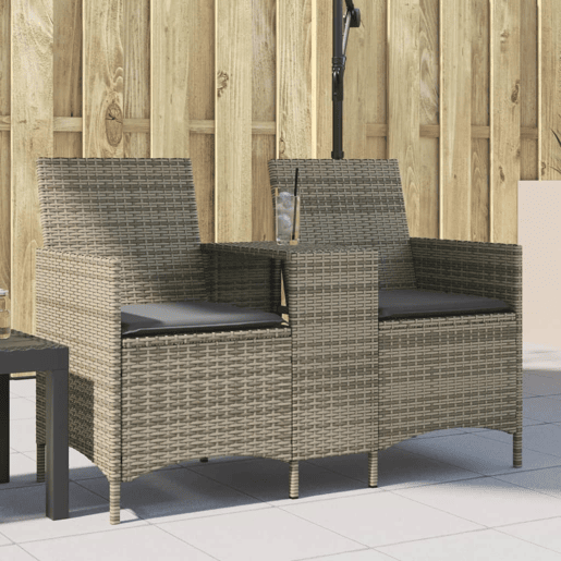 vidaXL Sofá de jardim c mesa e almofadões 2 lugares vime PE cinzento vidaXL Sofá de jardim c mesa e almofadões 2 lugares vime PE cinzento