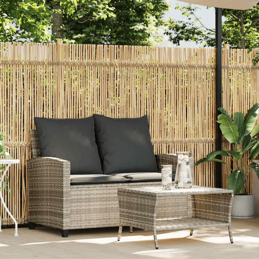 vidaXL Sofá jardim c mesa e almofadões 2 lugares vime PE cinza claro vidaXL Sofá jardim c mesa e almofadões 2 lugares vime PE cinza claro