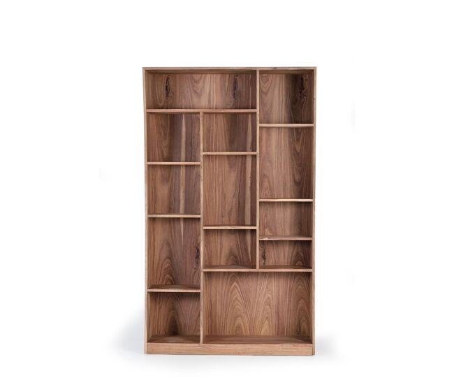 Librería fabricada en madera de acacia, diseñada para combinar estilo y funcionalidad. con unas medidas de 200 cm de alto, 120 cm de ancho y 38 cm de