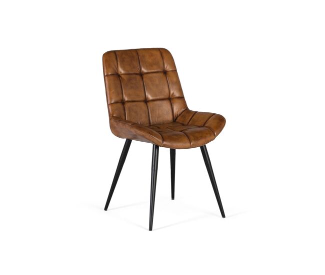Esta silla tapizada en piel de color marrón aportan un aire suave y acogedor a cualquier espacio. el diseño de las sillas también está pensado para