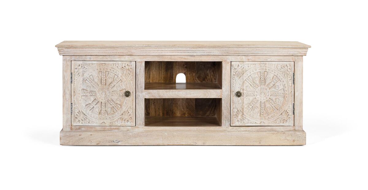 este mueble de tv combina elegancia y funcionalidad fabricado en madera maciza de mango con acabado color arena
