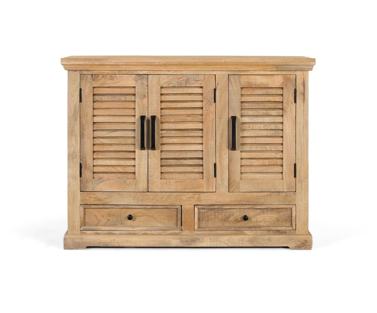 Aparador fabricado en madera de mango y acabado en tono natural, destaca por su diseño robusto que aporta calidez.
