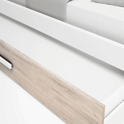 Cama de rodízio para quarto juvenil em estilo nórdico em carvalho Sahara e branco fosco 90x190 cm Cama de rodízio para quarto juvenil em estilo nórdico em carvalho Sahara e branco fosco 90x190 cm