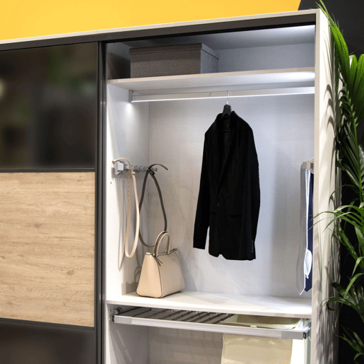 Organizador de armário com suporte de cinto auto-removível 45x8x9 cm Organizador de armário com suporte de cinto auto-removível 45x8x9 cm