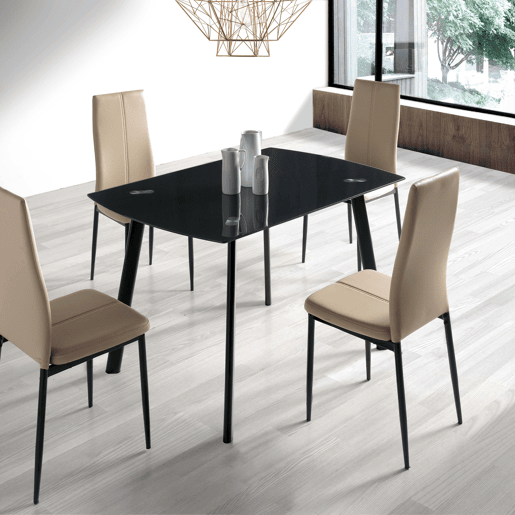 Pacote com 4 cadeiras de jantar em couro sintético na cor Brea Cappuccino, estilo confortável e moderno, 98 x 42 x 47