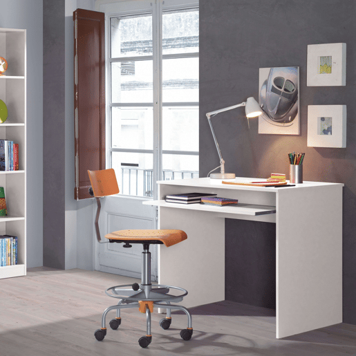 Pacote de móveis de estudo infantil e juvenil estilo contemporâneo I-Joy em branco, composto por uma escrivaninha e prateleiras Pacote de móveis de estudo infantil e juvenil estilo contemporâneo I-Joy em branco, composto por uma escrivaninha e prateleiras