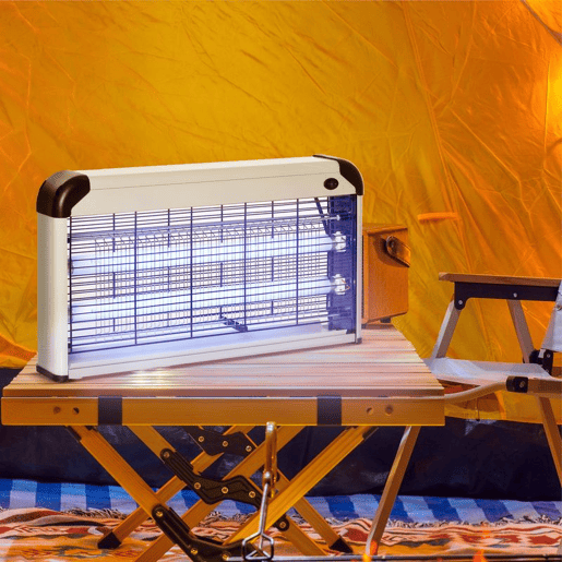 Outsunny Lâmpada Anti-Mosquitos Elétrica 30W Mata Mosquitos Elétrico com Luz UV Efeito 60 m² para Jardim Terraço Pátio 48,5x8,5x26,5 cm Prata