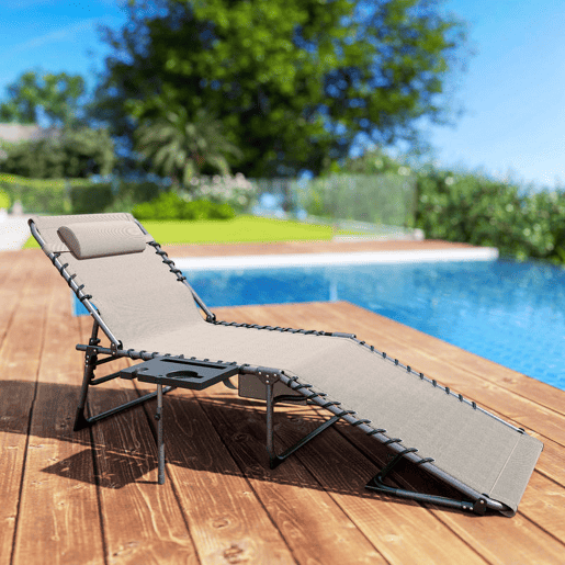 Outsunny Espreguiçadeira Dobrável, Espreguiçadeira de Jardim para Exterior com Encosto Ajustável, Apoio de Cabeça, Bolso Lateral, Bandeja e Estrutura de Aço, Suporta até 120 kg, 190x60x31 cm, Creme