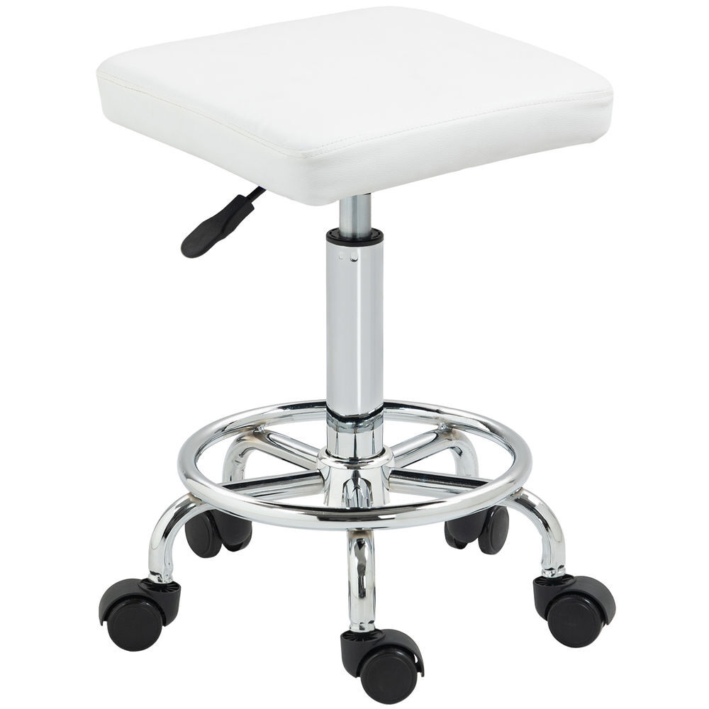 Homcom taburete giratorio taburete con ruedas altura regulable 50-66 cm asiento tapizado de cuero sintético reposapiés para salones y talleres blanco