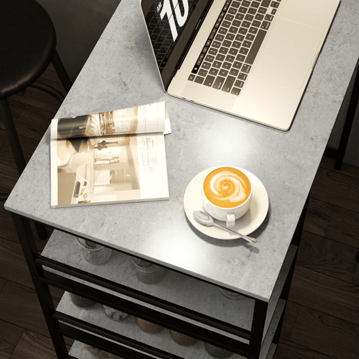 HOMCOM Conjunto de Mesa Alta de Bar com 2 Bancos Mesa Alta de Cozinha com Bancos Prateleiras Laterais Assento Acolchoado e Barra para Descanso dos Pés Cinza Escuro