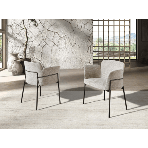 Cadeira em tecido cinzento modelo 4170 Angel Cerdá S.L.Cadeira com braços de design moderno com assento e encosto estofados em tecido cinzento.