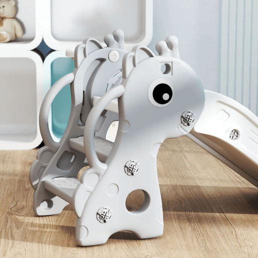 AIYAPLAY Escorrega Infantil 3 em 1 Escorrega para Crianças de 1 a 3 Anos com Escada Tabela de Basquetebol e Desenho de Girafa para Interior 106x51,5x52 cm Cinzento