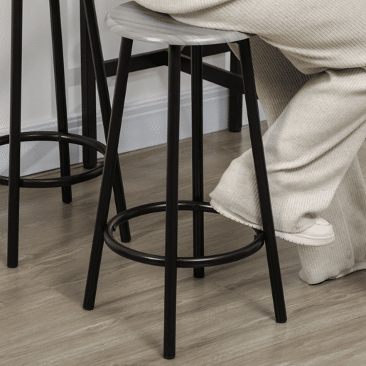 HOMCOM Conjunto de Móveis Altos Mesa e Cadeiras de Bar com 5 Peças Mesa de Refeição Industrial e 4 Bancos Redondos com Estrutura de Metal para Pub Sala de Jantar Cinzento e Preto